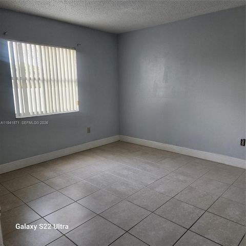 8200 SW 210th St 111, Cutler Bay, FL 33189