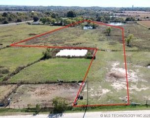 4 E 1100 Road, Checotah, OK 74426