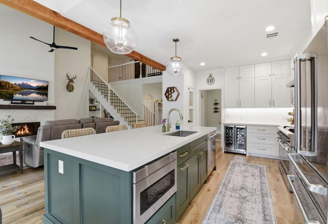 68 E Sandalbranch Circle, The Woodlands, TX 77382