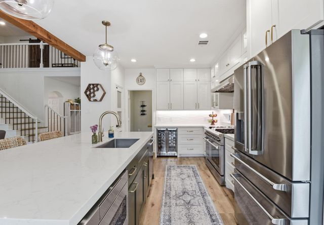 68 E Sandalbranch Circle, The Woodlands, TX 77382