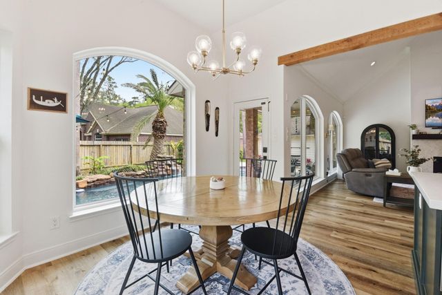 68 E Sandalbranch Circle, The Woodlands, TX 77382