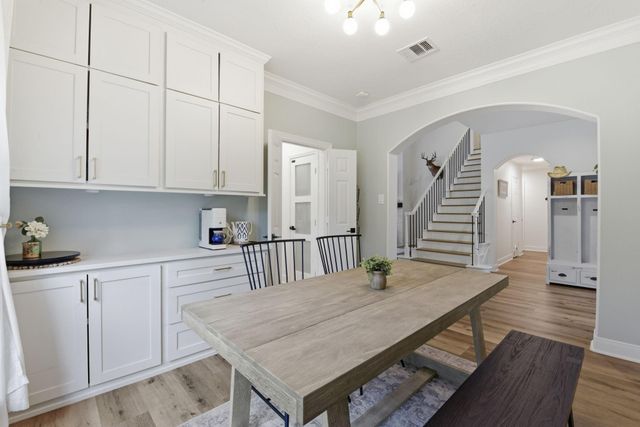 68 E Sandalbranch Circle, The Woodlands, TX 77382