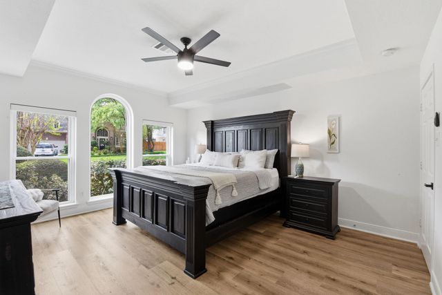 68 E Sandalbranch Circle, The Woodlands, TX 77382