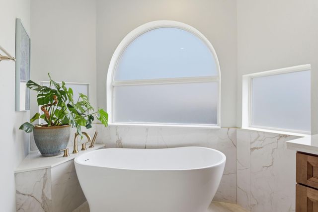 68 E Sandalbranch Circle, The Woodlands, TX 77382