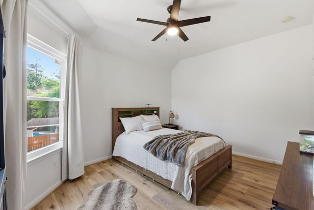 68 E Sandalbranch Circle, The Woodlands, TX 77382