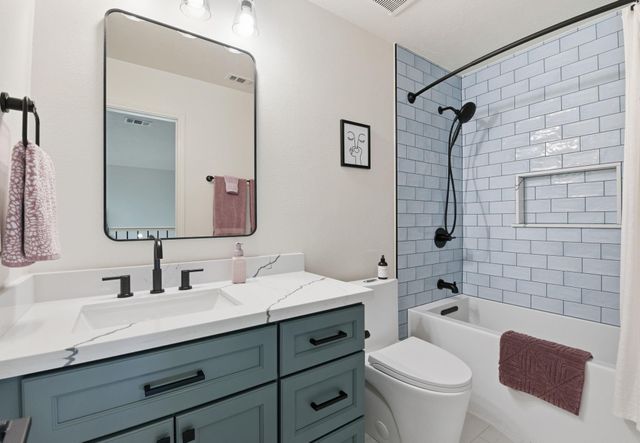 68 E Sandalbranch Circle, The Woodlands, TX 77382