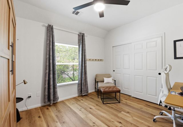 68 E Sandalbranch Circle, The Woodlands, TX 77382