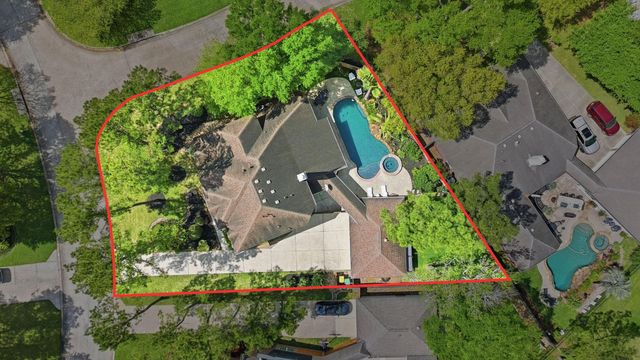 68 E Sandalbranch Circle, The Woodlands, TX 77382