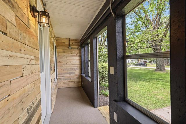 600 ROYALTON STREET, Waupaca, WI 54981