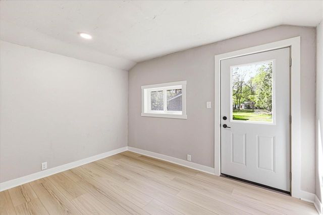 600 ROYALTON STREET, Waupaca, WI 54981