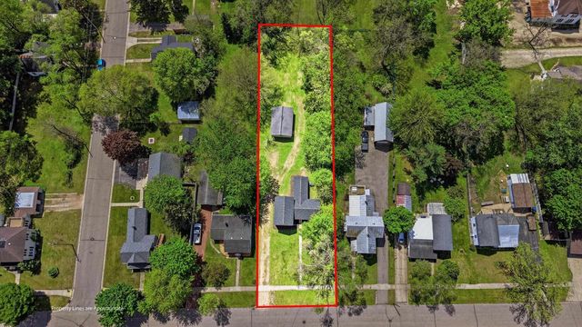 600 ROYALTON STREET, Waupaca, WI 54981