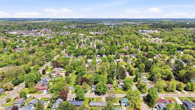 600 ROYALTON STREET, Waupaca, WI 54981
