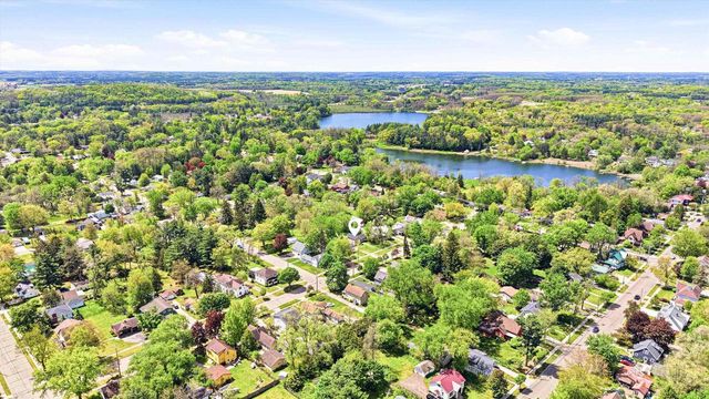 600 ROYALTON STREET, Waupaca, WI 54981