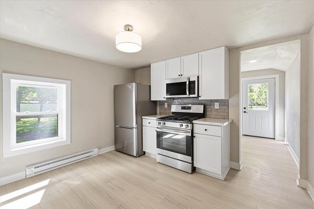 600 ROYALTON STREET, Waupaca, WI 54981
