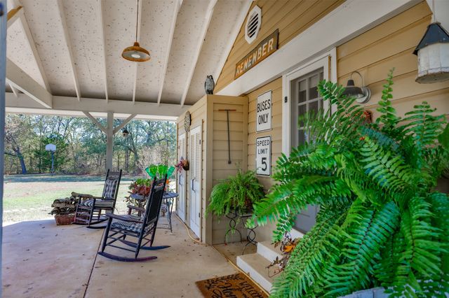 6056 W Line Road, Collinsville, TX 76233