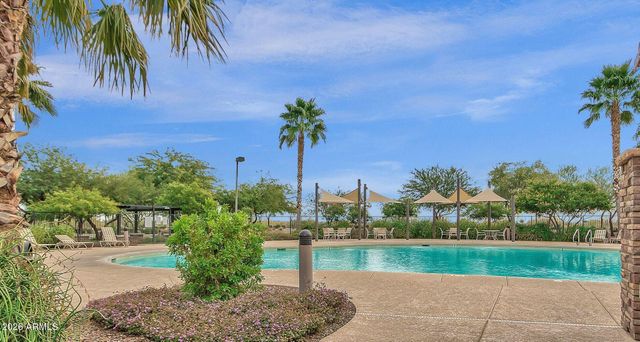 17347 W RED FOX Road, Surprise, AZ 85387