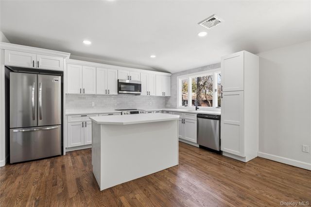 75 Hawthorne Road, Kings Park, NY 11754