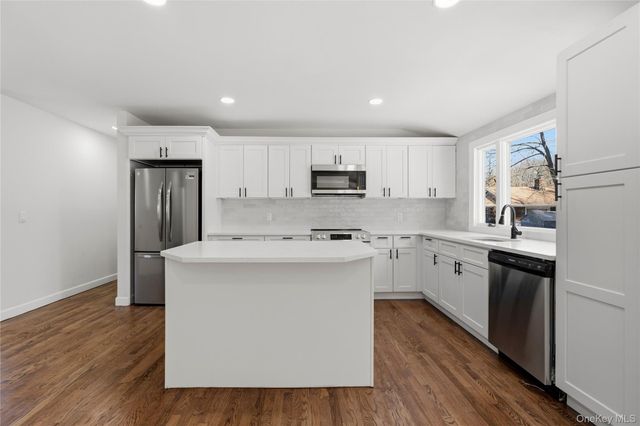 75 Hawthorne Road, Kings Park, NY 11754