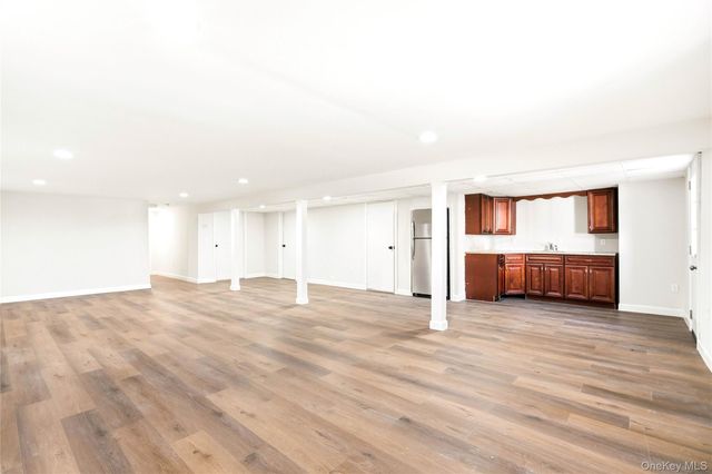 75 Hawthorne Road, Kings Park, NY 11754