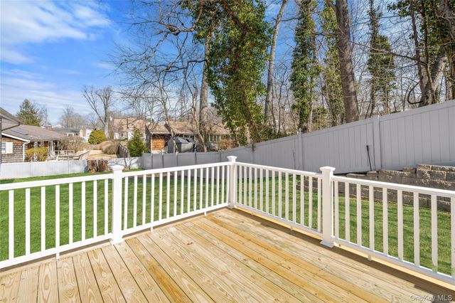 75 Hawthorne Road, Kings Park, NY 11754