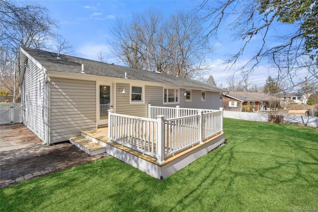 75 Hawthorne Road, Kings Park, NY 11754