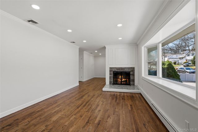 75 Hawthorne Road, Kings Park, NY 11754