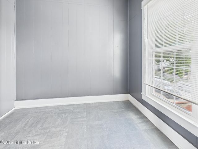 1919 Center St, New Albany, IN 47150