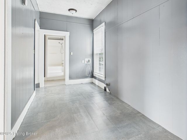 1919 Center St, New Albany, IN 47150