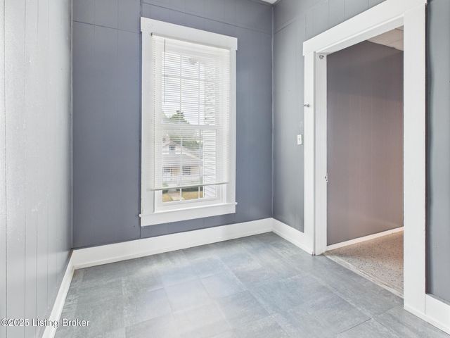 1919 Center St, New Albany, IN 47150