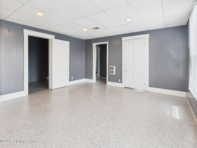 1919 Center St, New Albany, IN 47150