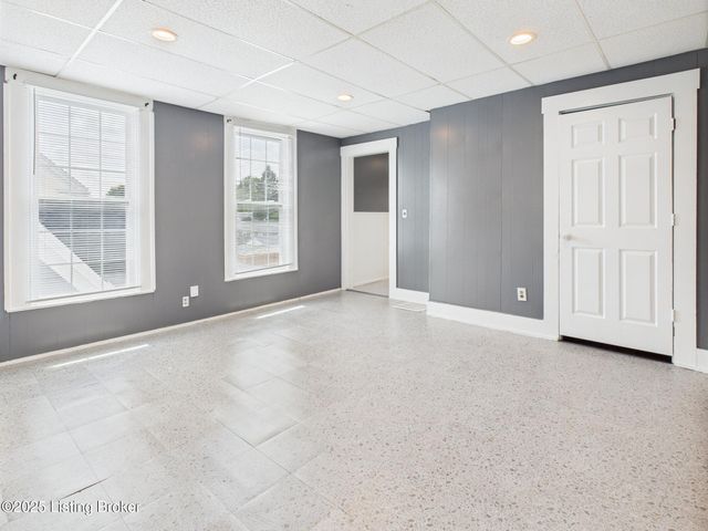 1919 Center St, New Albany, IN 47150