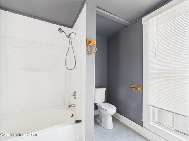 1919 Center St, New Albany, IN 47150