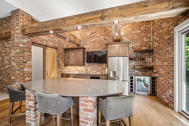 6211 Enclave Circle, Johnston, IA 50131