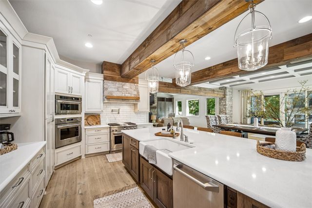 6211 Enclave Circle, Johnston, IA 50131