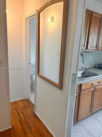 7945 Carlyle Ave 4, Miami Beach, FL 33141