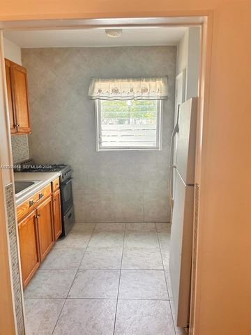 7945 Carlyle Ave 4, Miami Beach, FL 33141