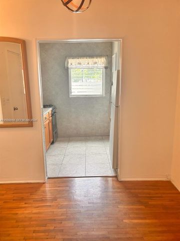 7945 Carlyle Ave 4, Miami Beach, FL 33141