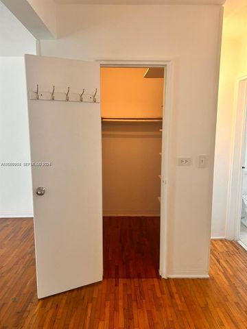 7945 Carlyle Ave 4, Miami Beach, FL 33141