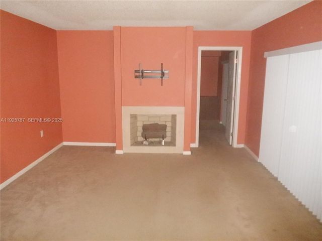 211 2nd Ln, Palm Beach Gardens, FL 33418