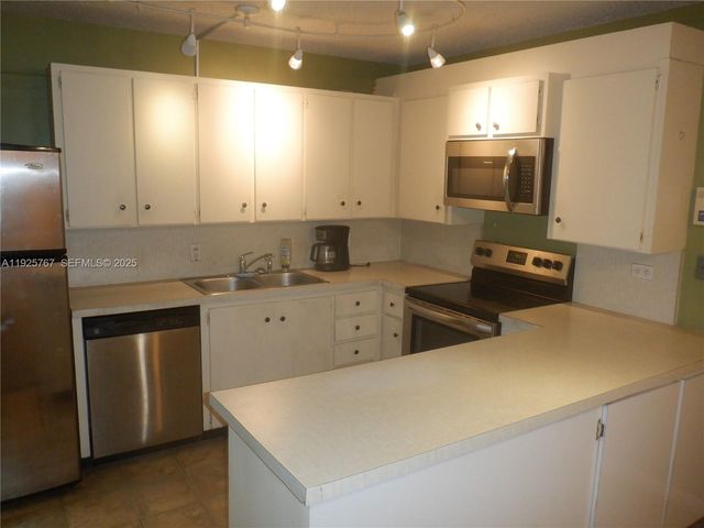 211 2nd Ln, Palm Beach Gardens, FL 33418