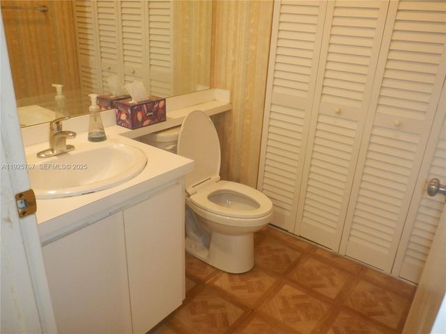 211 2nd Ln, Palm Beach Gardens, FL 33418