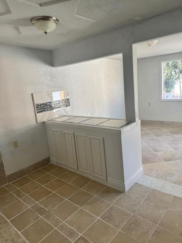 1945 E Cornell Avenue, Fresno, CA 93703