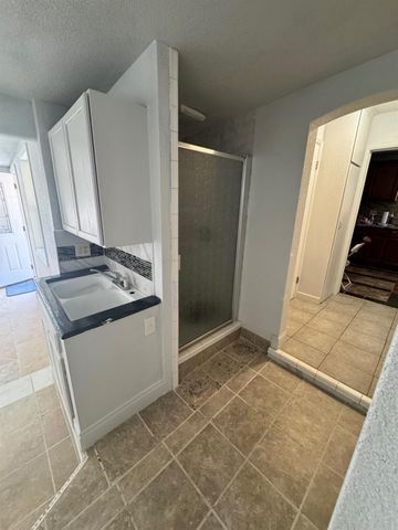 1945 E Cornell Avenue, Fresno, CA 93703
