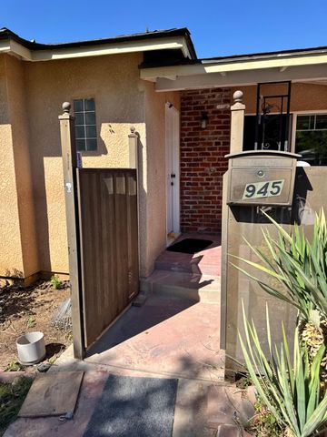 1945 E Cornell Avenue, Fresno, CA 93703
