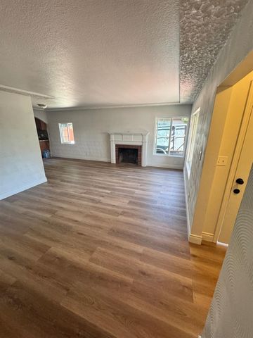 1945 E Cornell Avenue, Fresno, CA 93703
