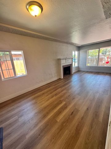 1945 E Cornell Avenue, Fresno, CA 93703