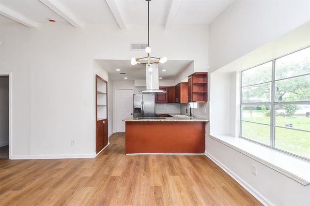 8406 Lettie Street, Houston, TX 77075