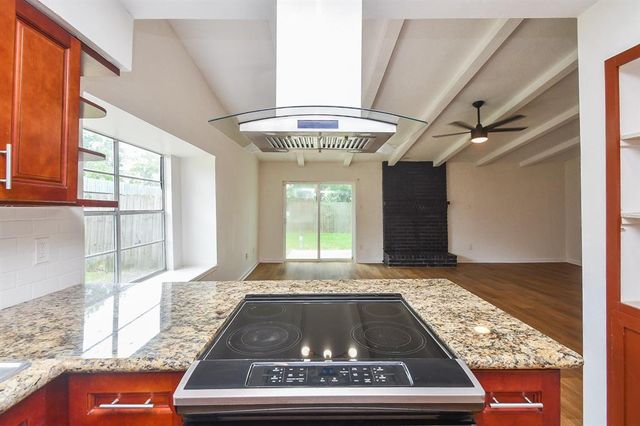 8406 Lettie Street, Houston, TX 77075