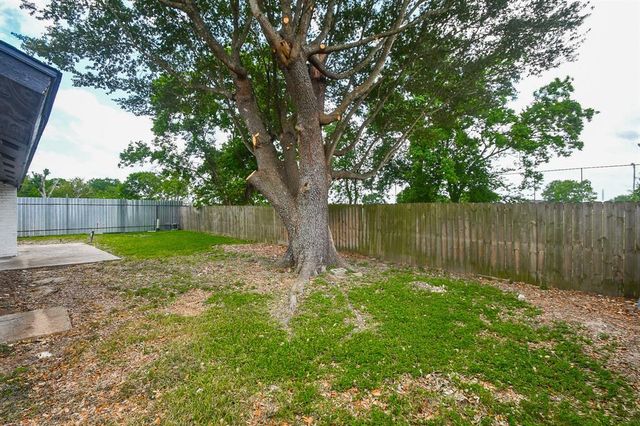 8406 Lettie Street, Houston, TX 77075