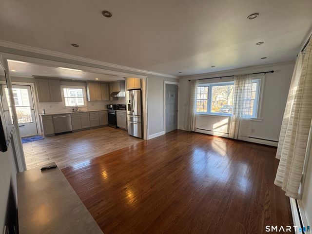 1867 Broadbridge Avenue, Stratford, CT 06614